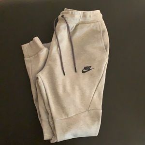 Nike joggers women
